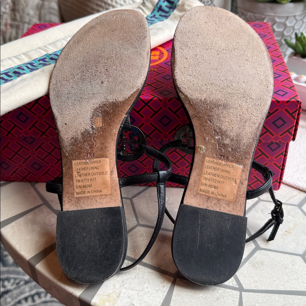 Tory Burch Liana Flat Sandal 🖤 - Picture 11 of 12